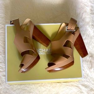 Michael Kors Carla Platform Taupe NWT
